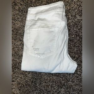 Size 4 White Tomgirl American Eagle Jeans